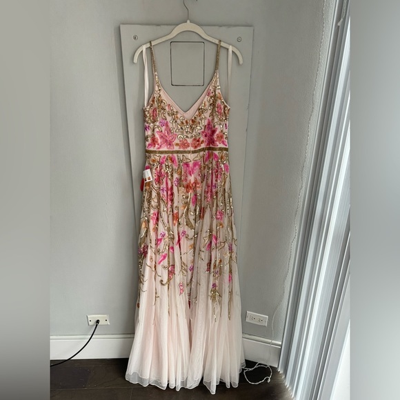 MAC DUGGAL NWT V Neck Floral Embellished Spaghetti Strap Gown in Oyster Multi 10 - Picture 6 of 13